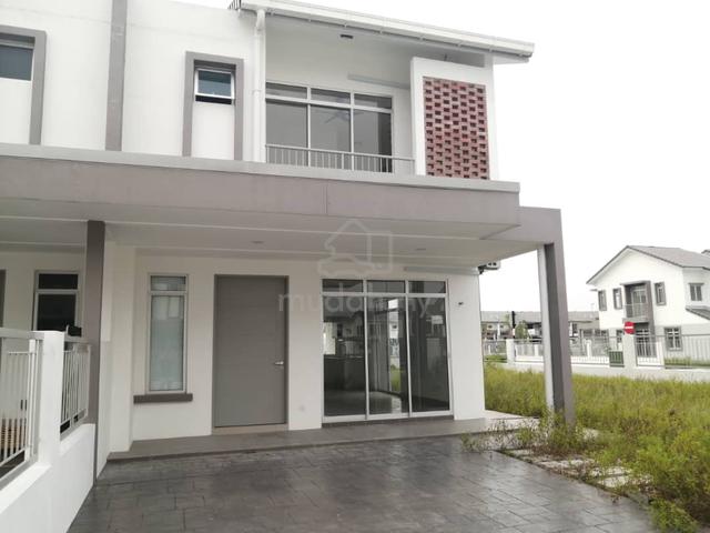 Halya 2 @ Daunan Worldwide, Alam Perdana Bandar Puncak Alam (Corner) 1