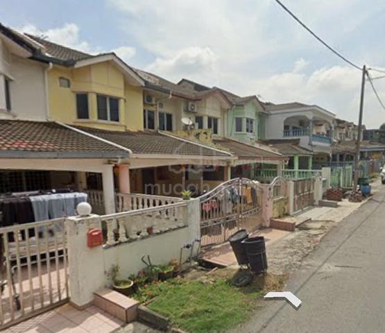 Dengkil , Taman Baiduri Double Storey House - End July onwards 1