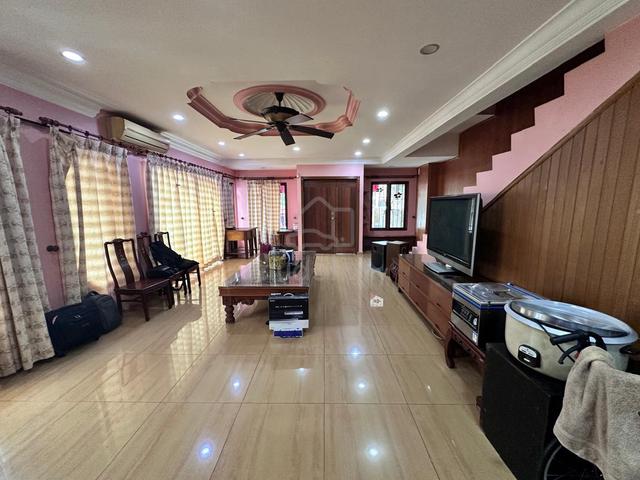 Freehold EndLot 2 Storey Terrace House The Royale Segar Perdana Cheras 1