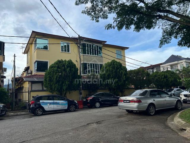 Taman Buillion Mewah 3 Storey Corner House (Freehold) Big Extra Land 1