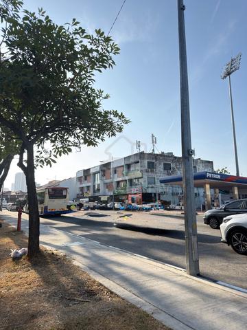 3 storey shoplot facing main road Dato Keramat georgetown 1