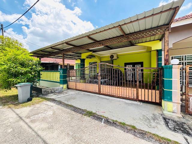 FULL LOAN! Single Storey Semi D Taman Seri Temenggong, Muar 1
