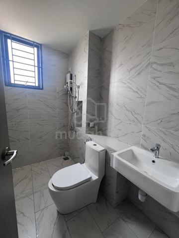 Master Bedroom Sharing Fully Furnished Senadi Hills Iskandar Puteri 1