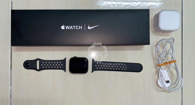 apple watch se 44 nike cellular