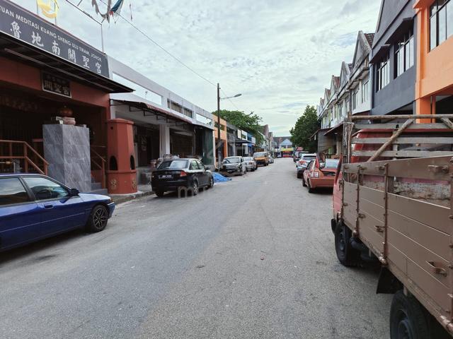 Puteri wangsa ulu tiram single storey ground floor shop for rent 1