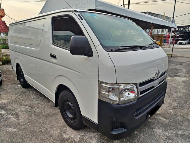 2010 Toyota HIACE PANEL VAN 2.5 D - 2