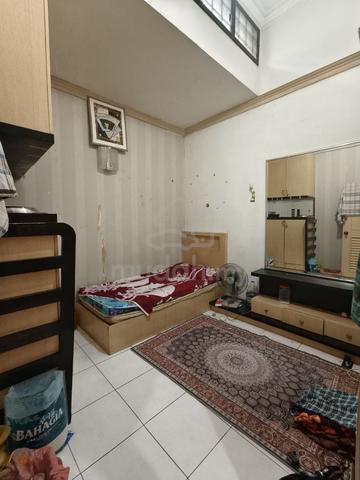 Taman molek, single storey, facing Shoplot, freehold, first home 1