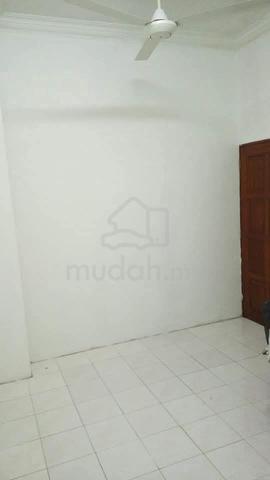 Bilik Sewa di Meru 1