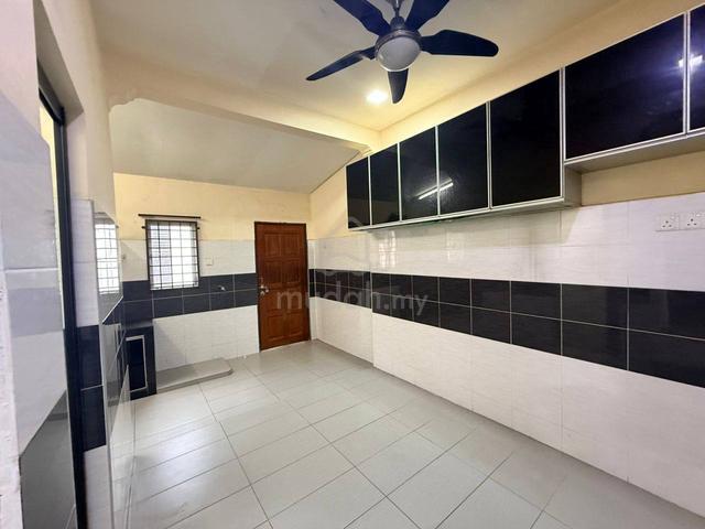 Taman universiti Jalan Penyiaran double storey for rent 1