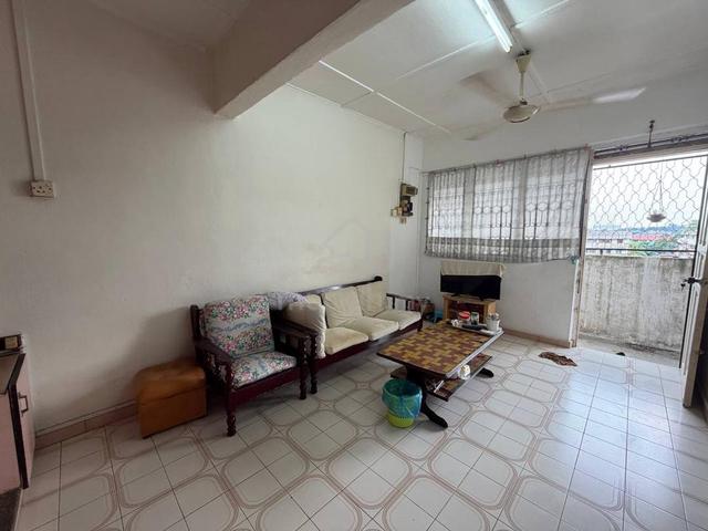 Flat Taman Ungku Tun Aminah 1
