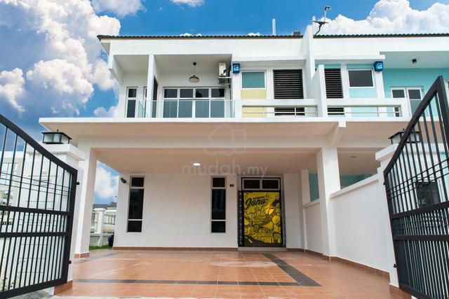 Cyberjaya { Owner Pindah Australia ! } 22x70 Freehold Double Storey 1