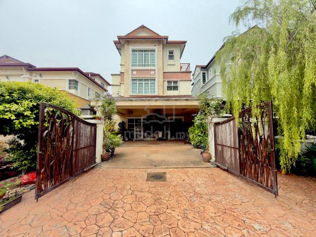 (PALING MURAH) BUNGALOW 2.5 Storey Le Putra Avenue, Seri Kembangan 1