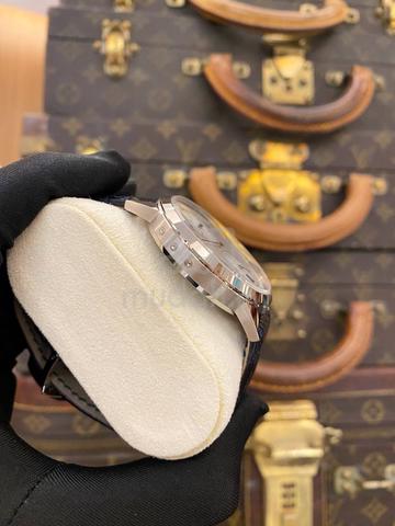 Carousel Image