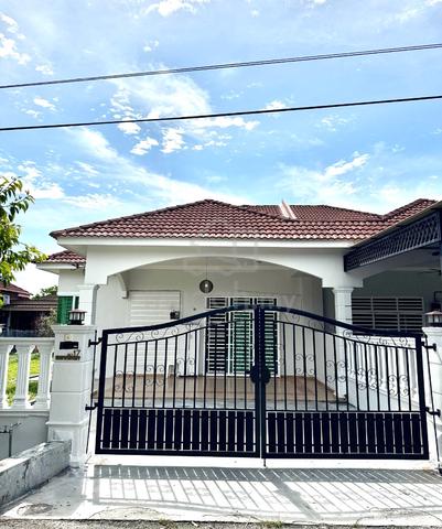 Johor Muar Fully Furnished Semi-Detached House For Rent 1