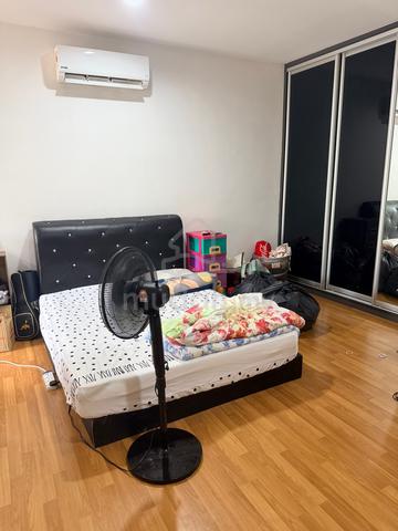 Bilik untuk disewa siap perabot dan aircond dan bilik air peribadi 1