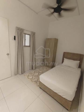 Female Bilik Sewa Seri Kembangan,Sfera,Taman Equine,Aeon,IOI City Mall 1