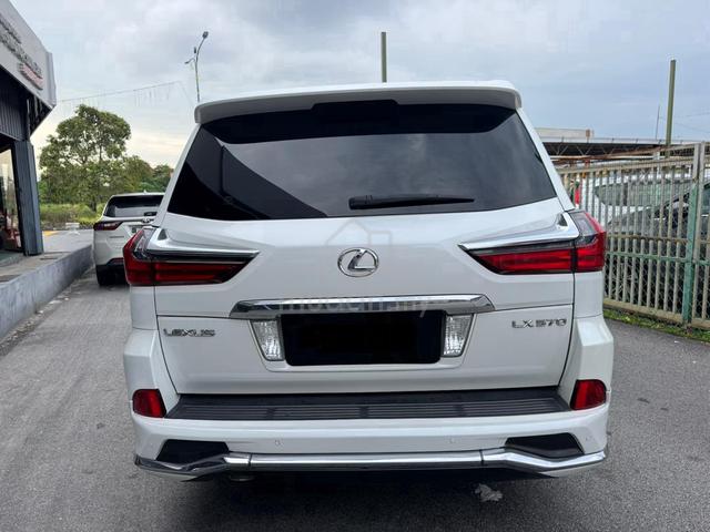 2017 Lexus LX570 5.7 (A) Tip Top Boleh Loan - 4
