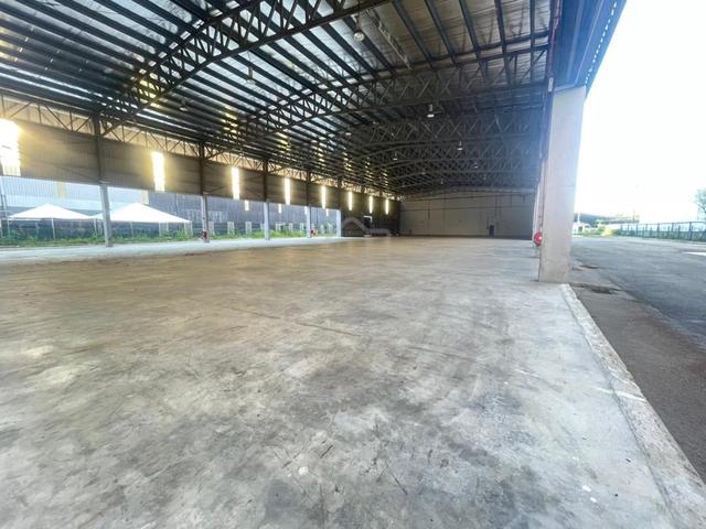 Standalone Building with Private Compound Private,Rare & Large NILAI 3 1
