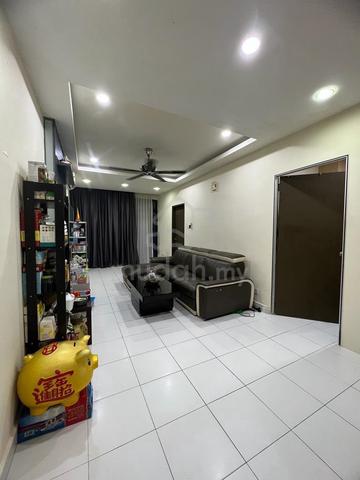 Seri Austin Residence Luxury Apartment 1