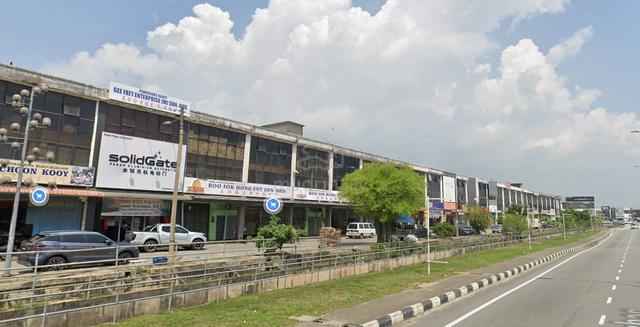 Hot Deal 3 Storey Shop With Elevator Lift Near Industry, Lotus's Alma 1