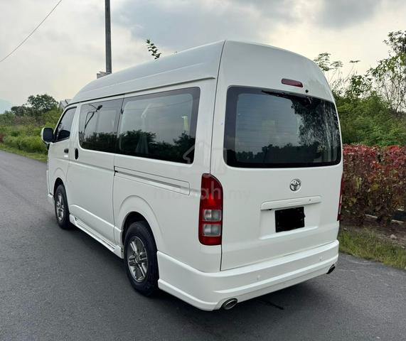 Toyota Hiace Window Van 2.7 (M) Petrol - High Roof - 3