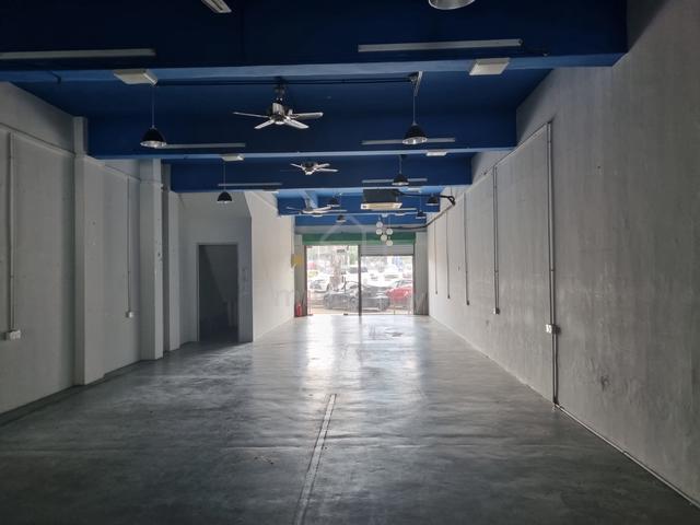 Ground Floor & Basement 3 Storey shop lot Jln.Beserah Kuantan 3