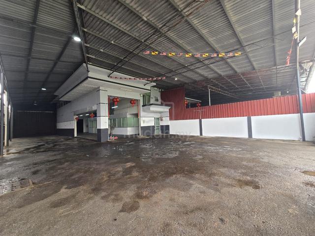 Batu Kitang 1.5 Storey Semi Detached Fully Covered Warehouse 1