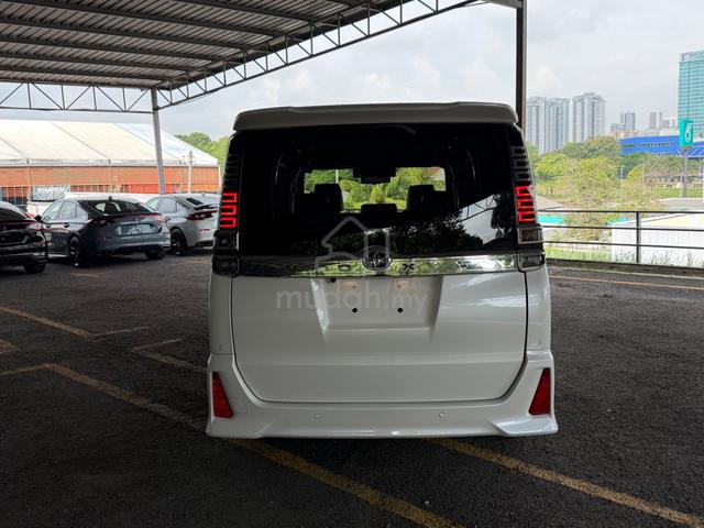 Toyota VOXY 2.0 ZS KIRAMEKI III (A) 2021 - 5
