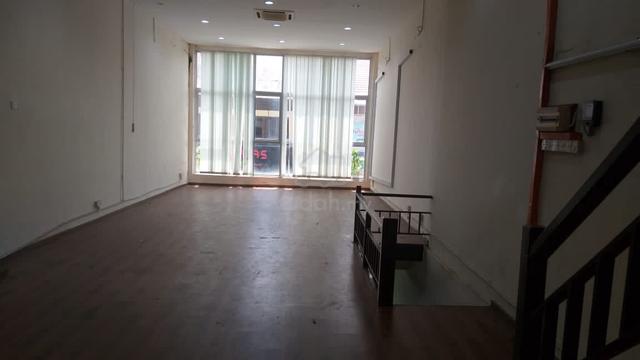 Strategic Location Georgetown 3-Storey Shophouse Approx 4400sf 1