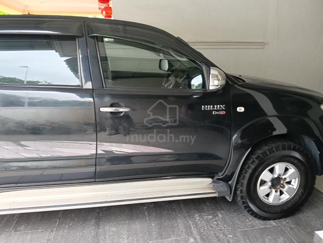 2010 Toyota HILUX 2.5 G FACELIFT DOUBLE CAB (A) - 4