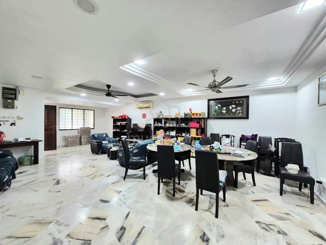 (Besar Cantik) 2 Storey Terrace @ Taman Saujana Puchong 1