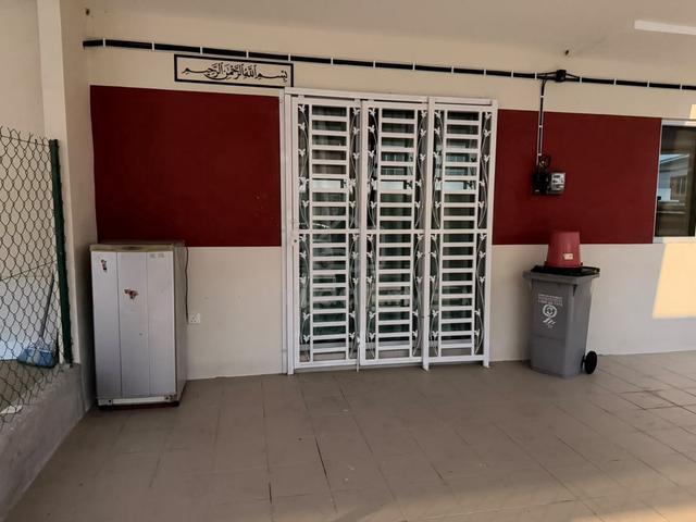 Look New 2 storey Unit Taman Bakti YNS 1