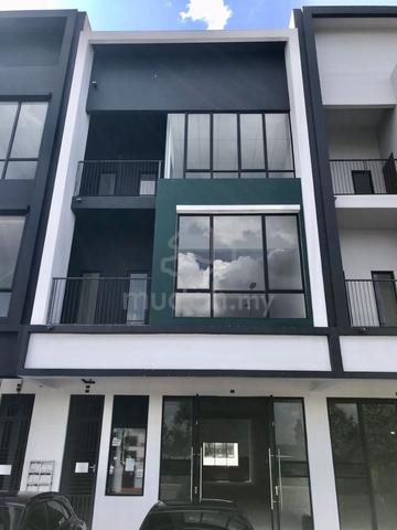 Jp Perdana 3 Storey Shoplot Near Mount Austin 1