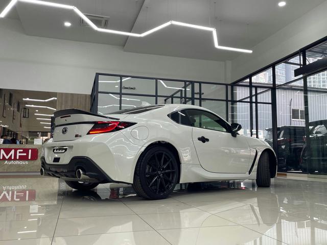 2023 Toyota Gr86 Rz 2387 Cc Pearl White - 2