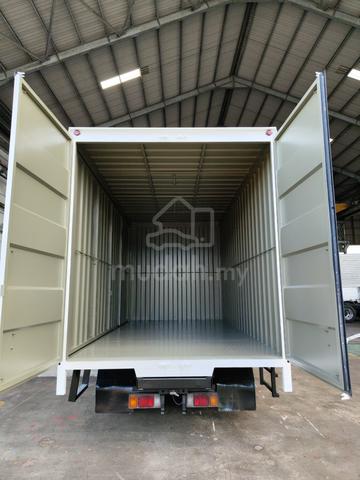 2026 Isuzu NPR 85 Corruagted Box Truck - photo 4 of 6