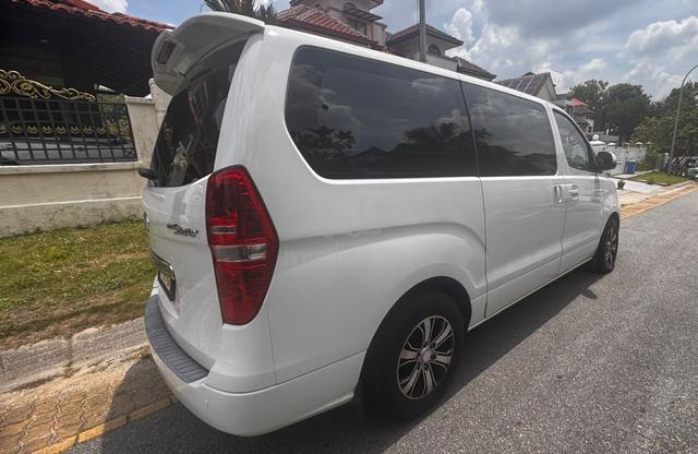 2018 Hyundai GRAND STAREX 2.5 ROYALE FACELIFT (A) - 3