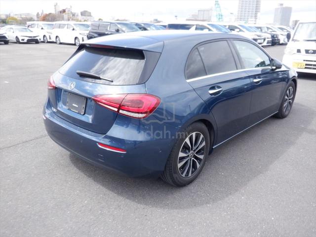 FULL LOAN 2021 Mercedes Benz A180 1.3 (A) - 3