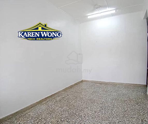 【PRIME LOCATION RARE UNIT】TAMAN INTAN 1 Storey Terrace House for Sale 1