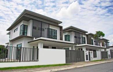 [BUNGALOW SIZE SEMI D]55X100 5571sqft freehold BELOW MARKET,Seremban 2 1