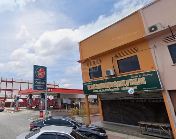 Corner 3.5 Storey Shop Lot For Rent – Prime Banting Town Location 1