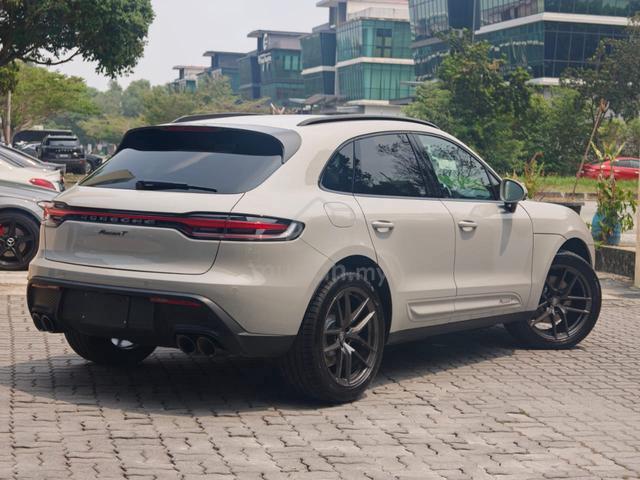 2023 Porsche MACAN T NFL / SPORT CHRONO / 14 WAY - 2