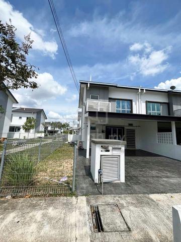 Rent End Lot Double Storey Kita Bayu Cybersouth Dengkil, Selangor 1