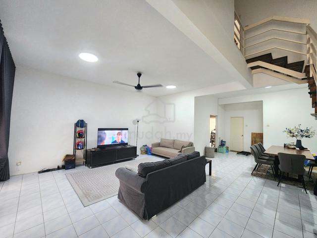 Rumah Teres 2 Tingkat Besar, Muat 2 Kereta, Ukay Perdana 1