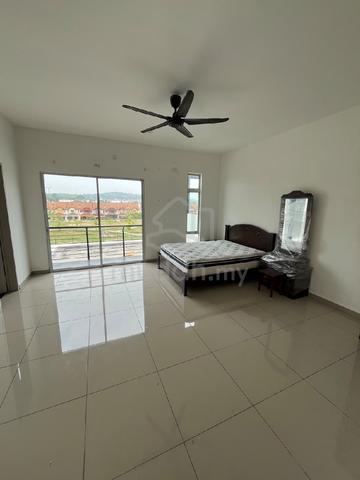 BANDAR SPRINGHILL AURORA Double storey for RENT 1