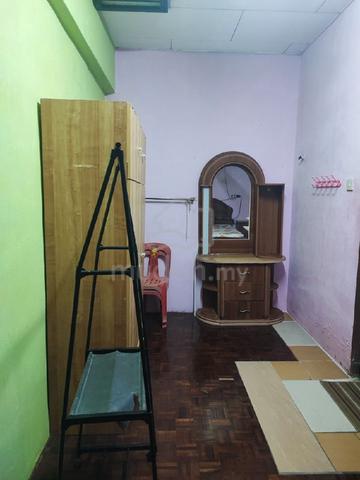 Master bedroom for rent at Taman Bukit Panchor 1