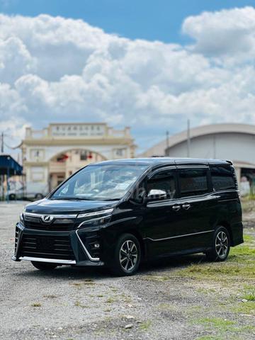 2020 Toyota VOXY 2.0 KIRAMEKI 2(A) ROOFTOP MONITOR - 2