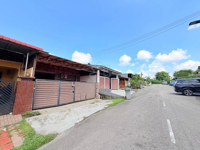 [Non Bumi|Renovated] Taman Pasir Putih, PG @ 1.5 Storey Terrace House 1