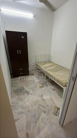 Single / Sharing Room At Vista Angkasa 1