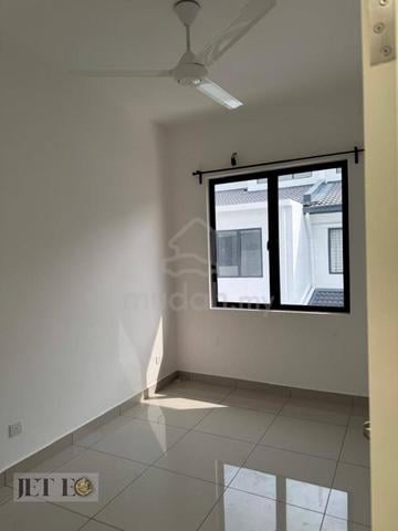 Robin Residence Rimbayu Brand New Double Storey 1