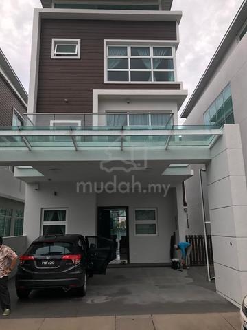 3 Sty Water Villa Permai Garden, Tg Bungah PG | Direct Pool Access 1